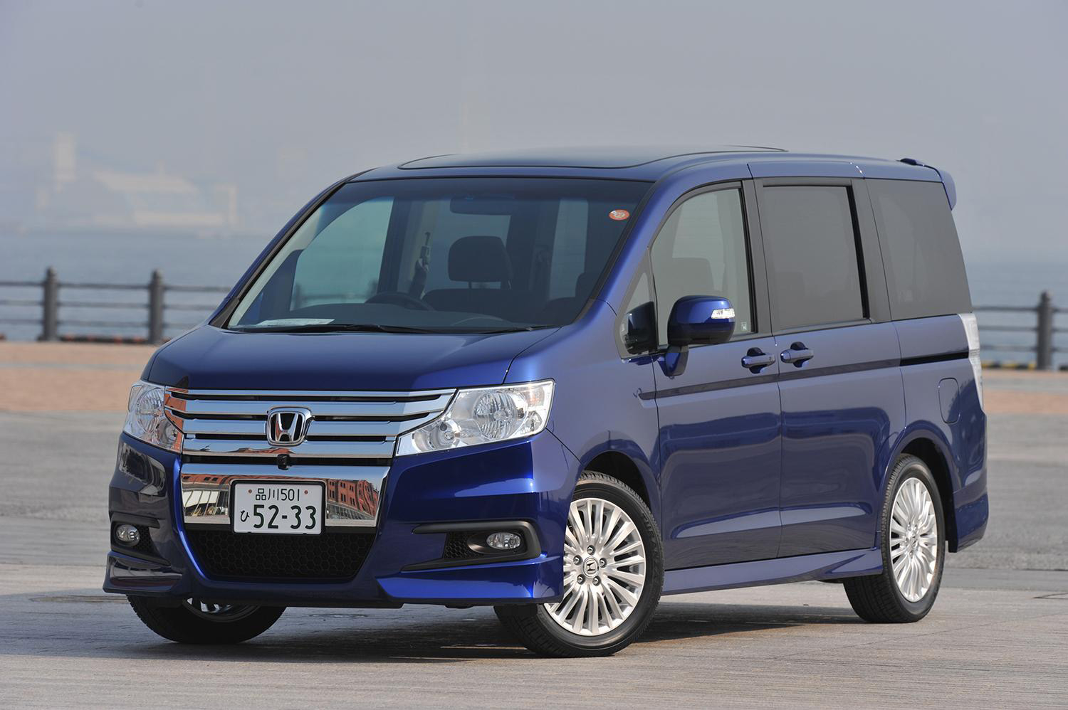 ホンダ・ステップワゴンのフロントスタイリング 〜 画像5