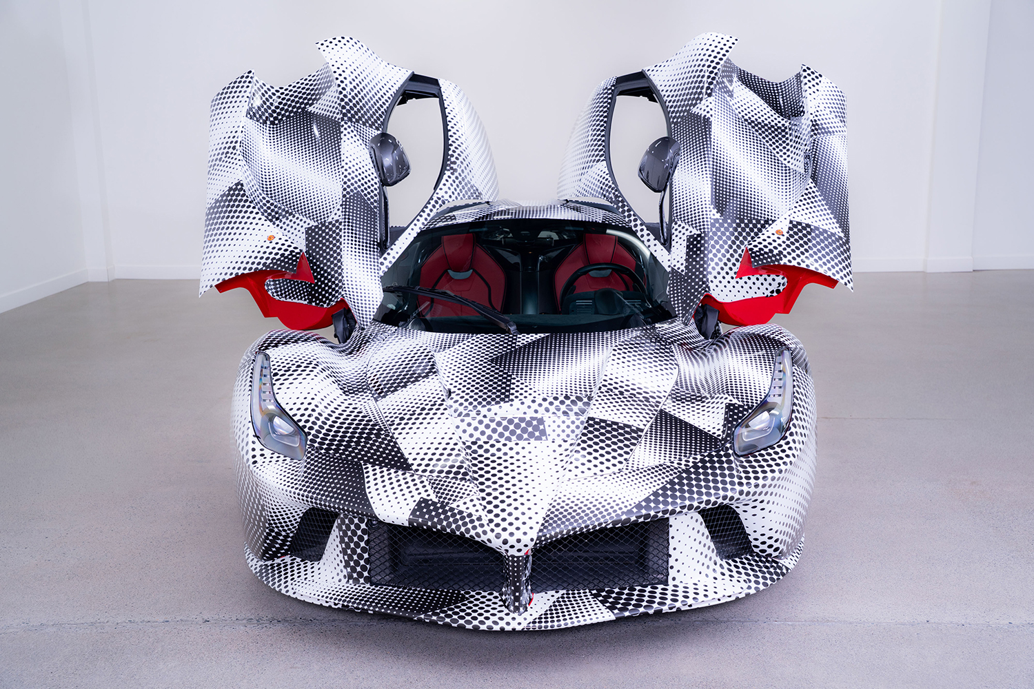 フェラーリ・ラ・フェラーリF150 P2の真正面フロントスタイリング