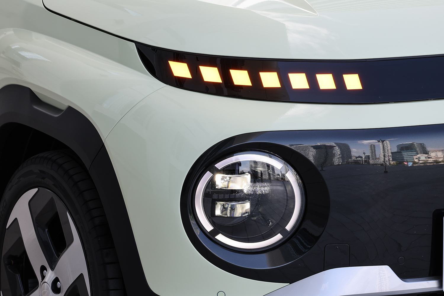 ヒョンデ・インスターのヘッドライトまわり