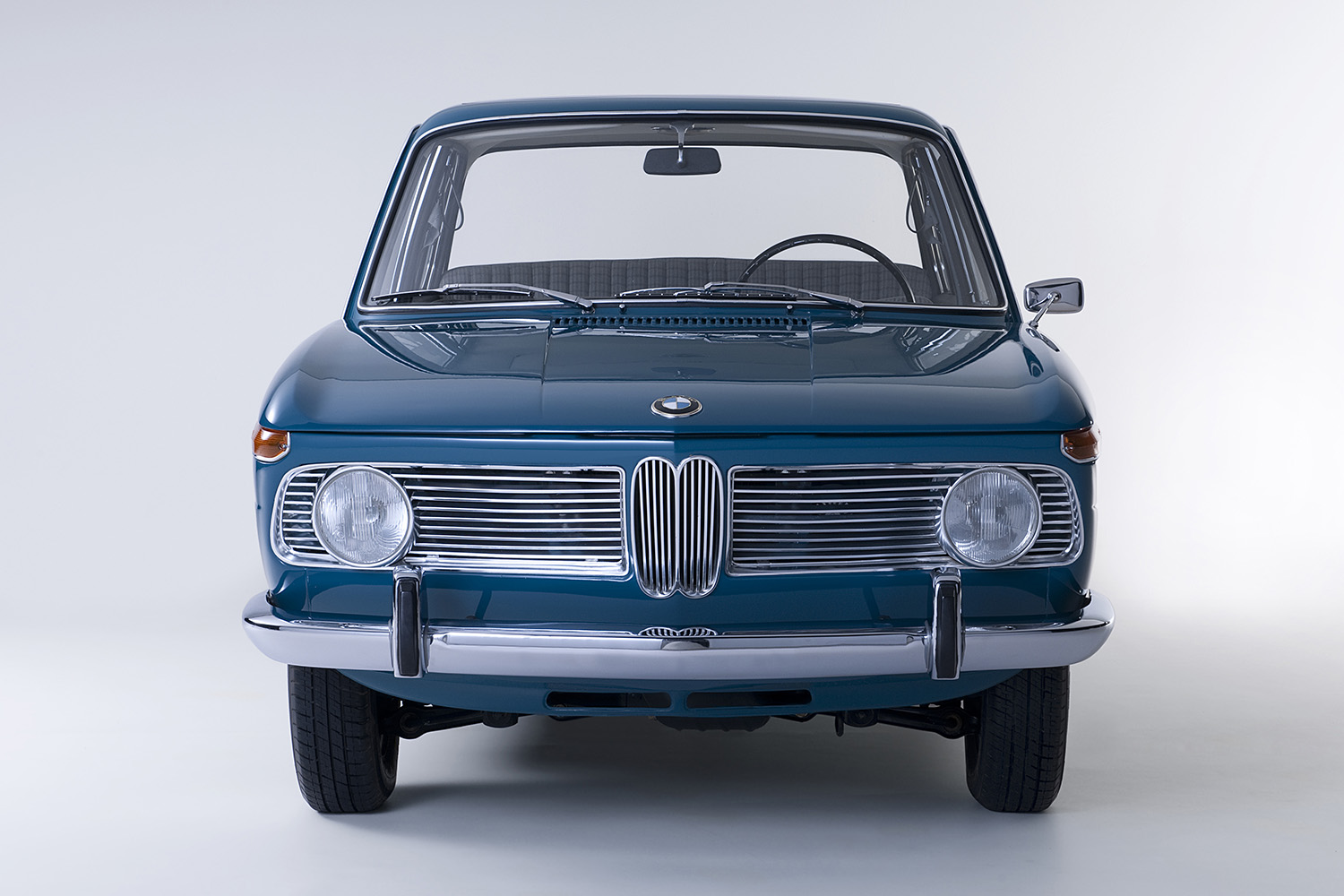 BMW 1500の真正面フロントスタイリング