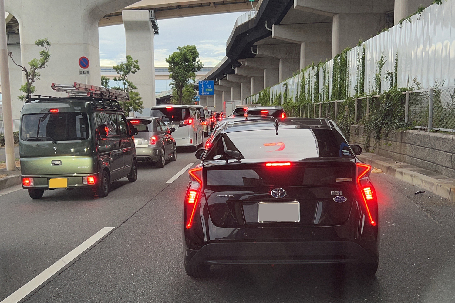 渋滞中の一般道