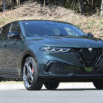 【画像】【試乗】パワーもトルクも変更ないのにマイチェンで確実に速くなった！　アルファロメオ・トナーレの切れ味鋭いハンドリングに心酔 〜 画像32