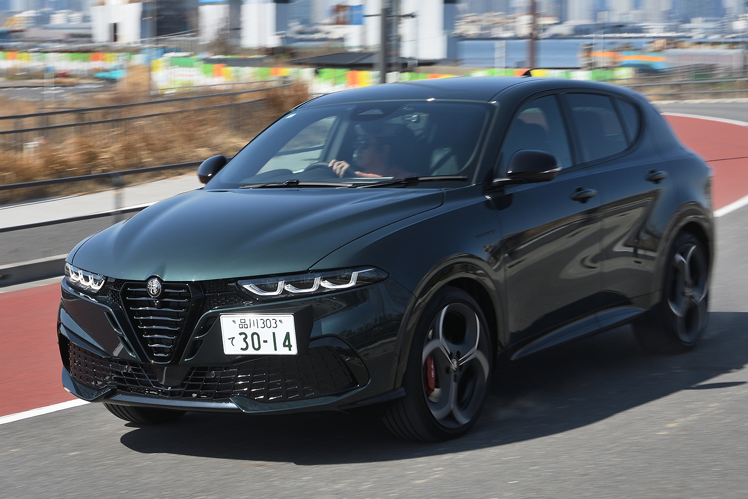 アルファロメオ・トナーレの走行シーン 〜 画像72