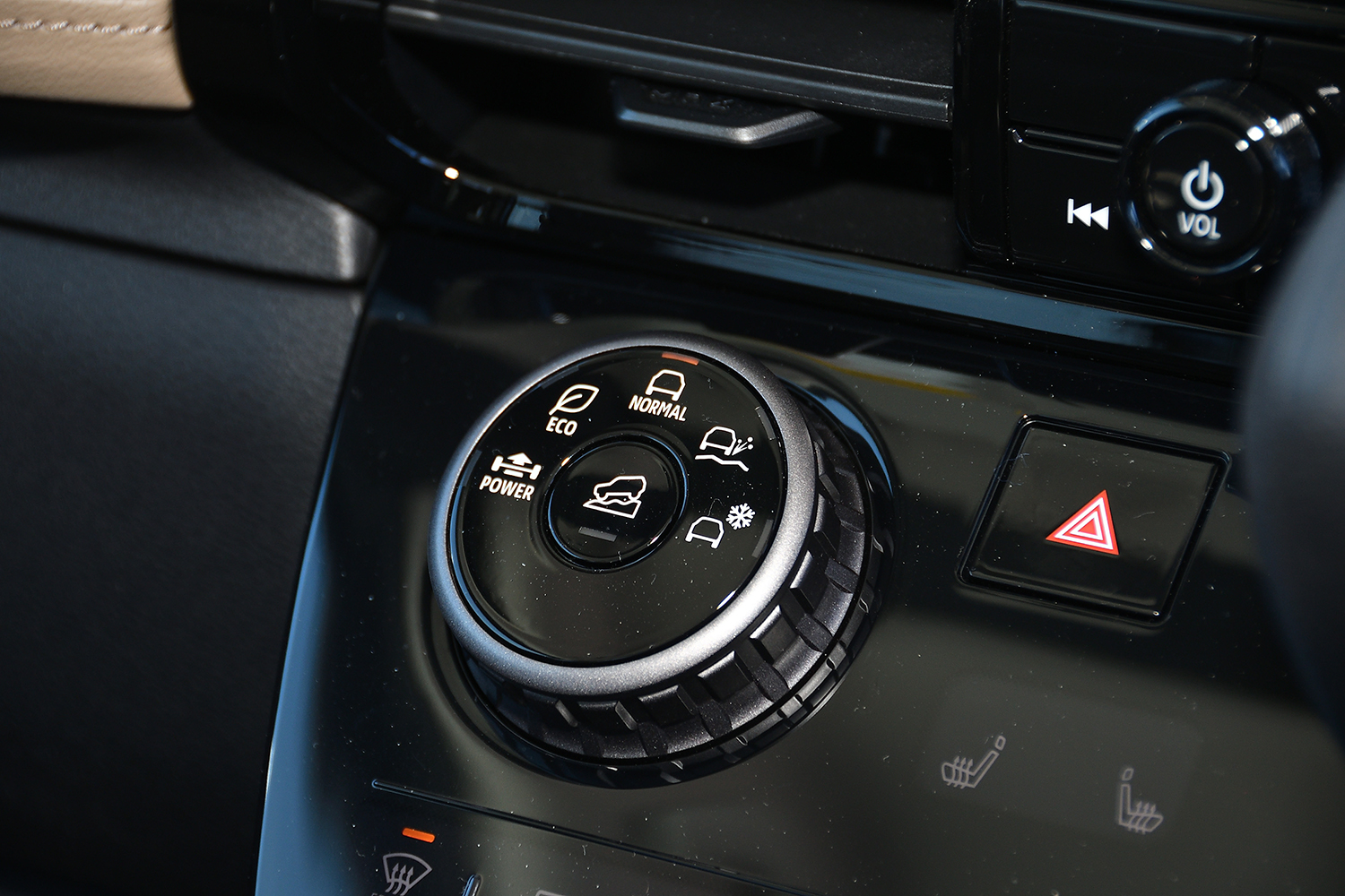 三菱デリカミニのダイヤルセレクター 〜 画像28