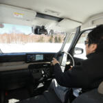 【画像】【試乗】軽のレベルじゃないくらいよく走る！　三菱デリカミニを雪道で試した結果が軽自動車最強すぎた 〜 画像39