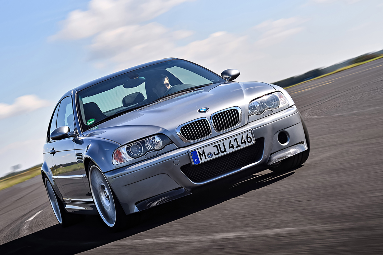 BMW M3 CSLの走行シーン 〜 画像5