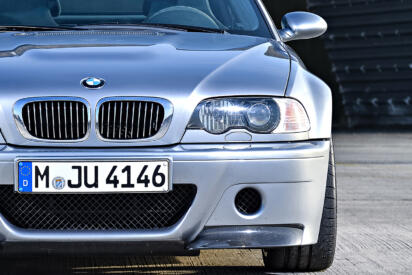 あらゆるところに手を加えてM3から110kgも軽量化！　BMWが本気になるとこうなる「M3 CSL」の衝撃【21世紀スーパーカーFILE #022】