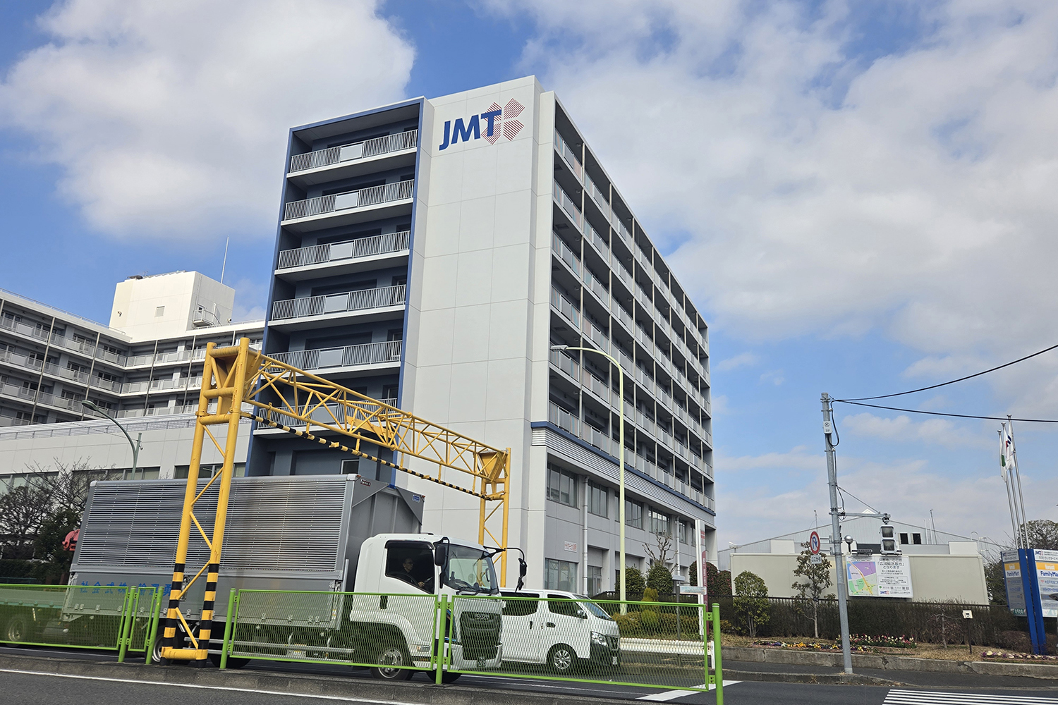 巨大トラック基地で食べる港メシが想像以上にウマかった 〜 画像2