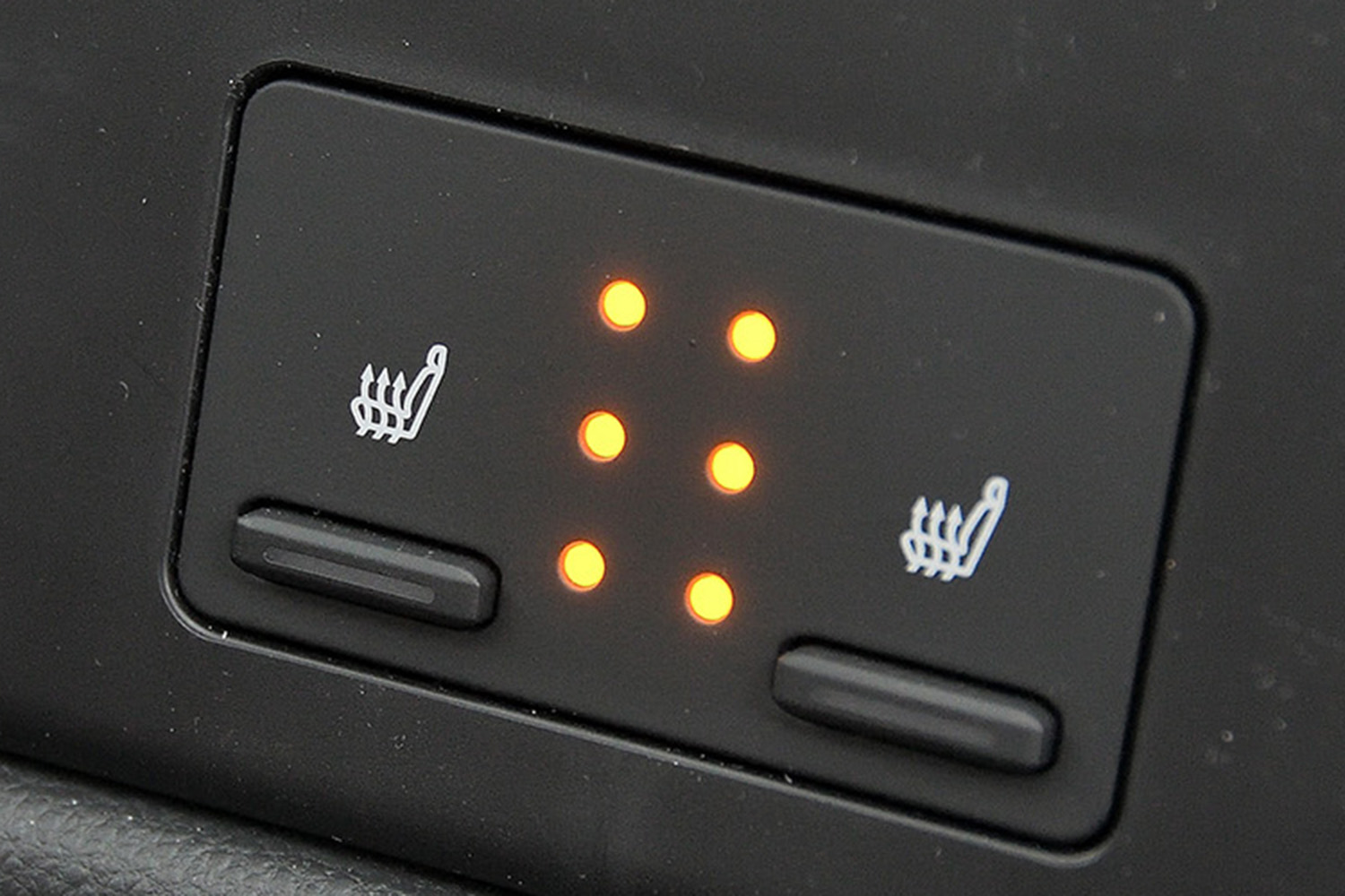 シートヒーターのスイッチ 〜 画像7