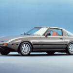 【画像】女性オーナーをナンパしてでも乗りたい欲が止められなかった!?　マツダ初代RX-7のもつ魔力 〜 画像20