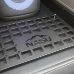 【画像】「那須」にインスピレーションを受けたクルマが「茄子色」で爆誕！　北米トヨタの遊び心が生んだ「紫ボディのカローラクロス」はダジャレからは想像もつかない本気っぷりだった 〜 画像4