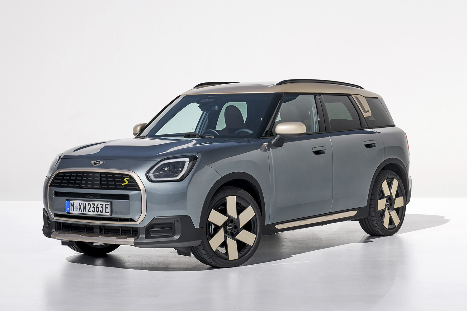 ミニ・カントリーマンのフロントスタイリング