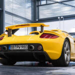 【画像】ポルシェの頂点に疑いなし！　公道に解き放たれたレーシングマシン「カレラGT」の贅沢すぎる中身【21世紀スーパーカーFILE #024】 〜 画像1