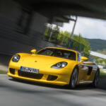 【画像】ポルシェの頂点に疑いなし！　公道に解き放たれたレーシングマシン「カレラGT」の贅沢すぎる中身【21世紀スーパーカーFILE #024】 〜 画像2