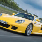 【画像】ポルシェの頂点に疑いなし！　公道に解き放たれたレーシングマシン「カレラGT」の贅沢すぎる中身【21世紀スーパーカーFILE #024】 〜 画像3