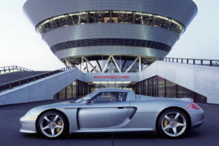 「カレラＧＴ」こそポルシェがスーパースポーツの頂点を目指した伝説のカレラだった【21世紀スーパーカーFILE #023】