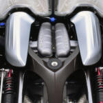 【画像】ポルシェの頂点に疑いなし！　公道に解き放たれたレーシングマシン「カレラGT」の贅沢すぎる中身【21世紀スーパーカーFILE #024】 〜 画像8