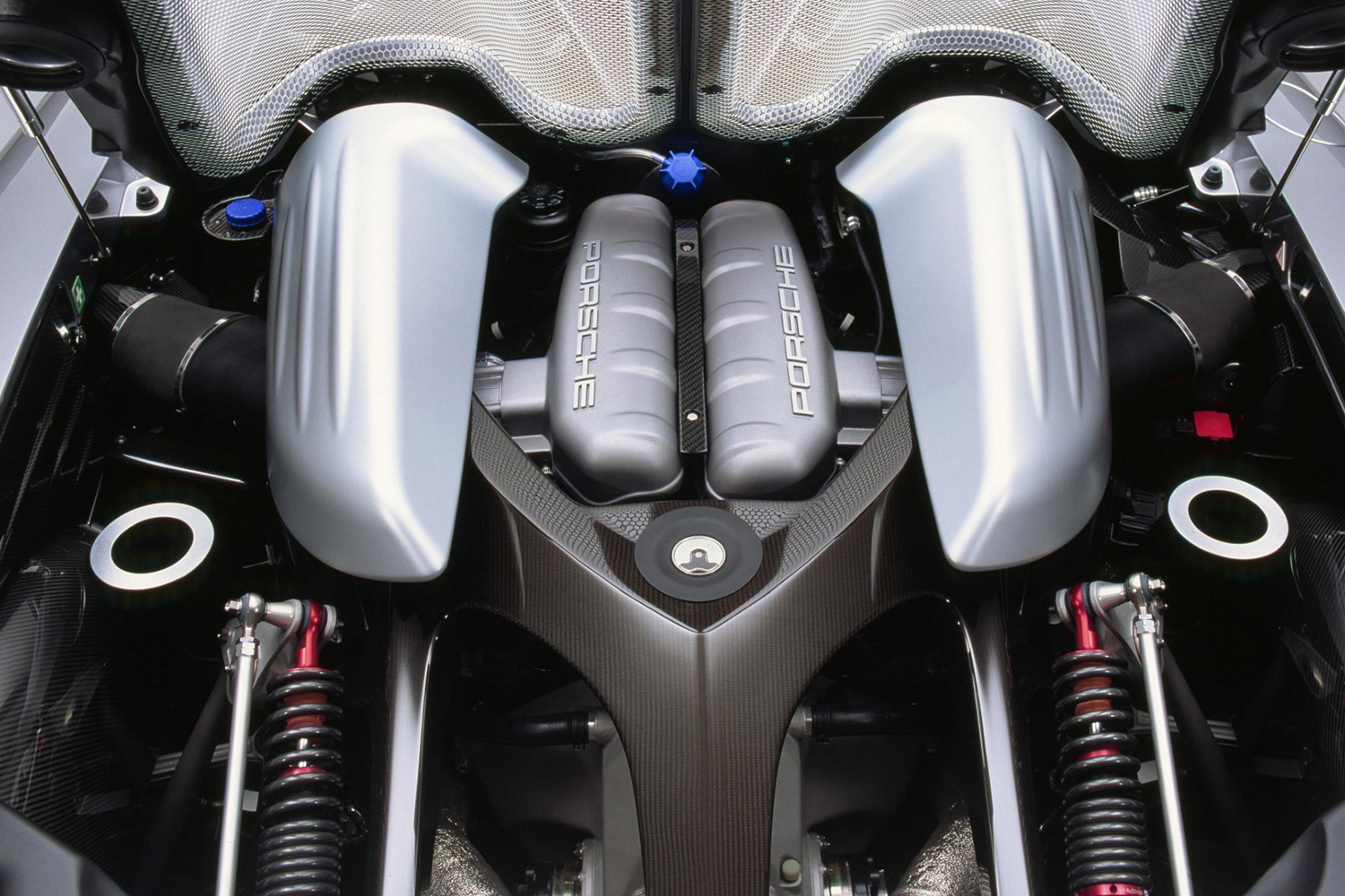 ポルシェ・カレラGTのエンジン 〜 画像8