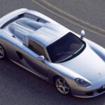 【画像】ポルシェの頂点に疑いなし！　公道に解き放たれたレーシングマシン「カレラGT」の贅沢すぎる中身【21世紀スーパーカーFILE #024】 〜 画像10