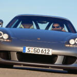 【画像】ポルシェの頂点に疑いなし！　公道に解き放たれたレーシングマシン「カレラGT」の贅沢すぎる中身【21世紀スーパーカーFILE #024】 〜 画像11