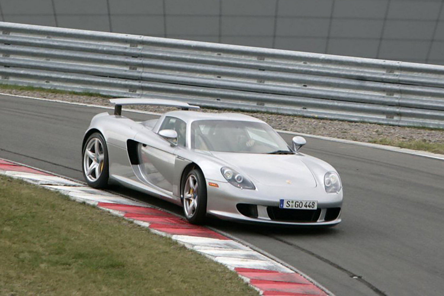 「カレラＧＴ」こそポルシェがスーパースポーツの頂点を目指した伝説のカレラだった【21世紀スーパーカーFILE #023】 〜 画像15