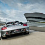 【画像】ポルシェの頂点に疑いなし！　公道に解き放たれたレーシングマシン「カレラGT」の贅沢すぎる中身【21世紀スーパーカーFILE #024】 〜 画像16