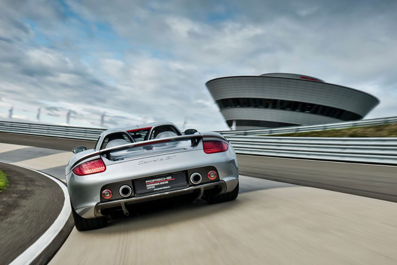 「カレラＧＴ」こそポルシェがスーパースポーツの頂点を目指した伝説のカレラだった【21世紀スーパーカーFILE #023】 〜 画像16