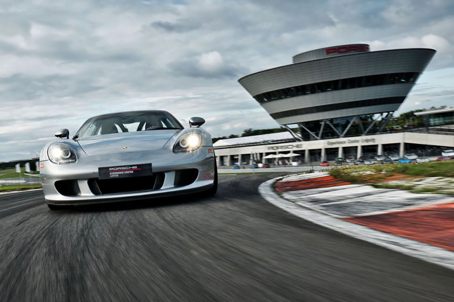 「カレラＧＴ」こそポルシェがスーパースポーツの頂点を目指した伝説のカレラだった【21世紀スーパーカーFILE #023】 〜 画像17