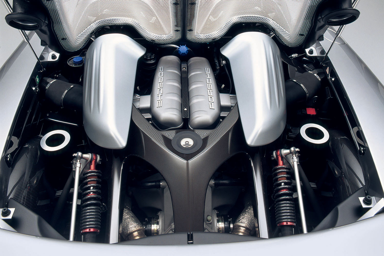 「カレラＧＴ」こそポルシェがスーパースポーツの頂点を目指した伝説のカレラだった【21世紀スーパーカーFILE #023】 〜 画像25