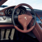 【画像】ポルシェの頂点に疑いなし！　公道に解き放たれたレーシングマシン「カレラGT」の贅沢すぎる中身【21世紀スーパーカーFILE #024】 〜 画像27