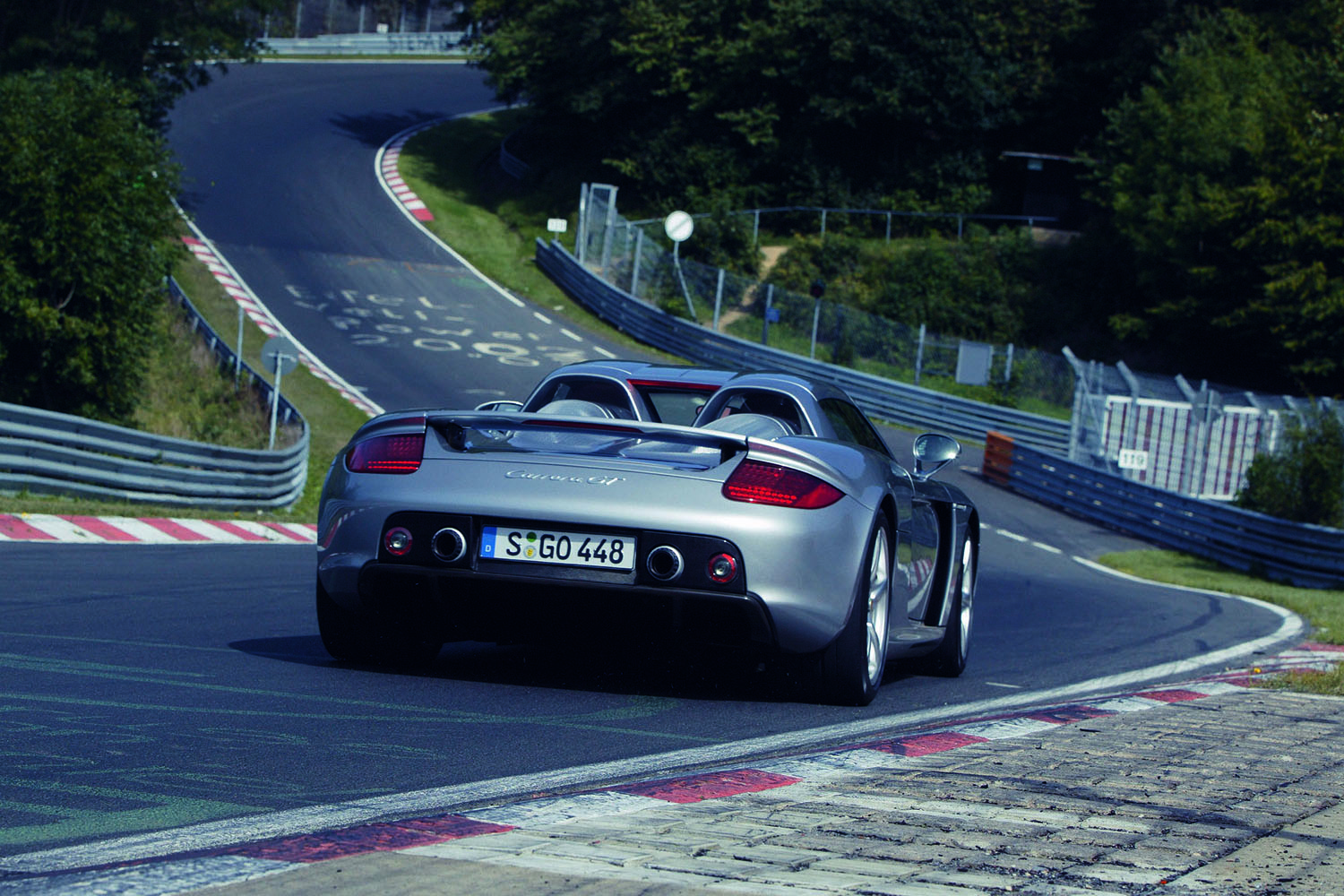 「カレラＧＴ」こそポルシェがスーパースポーツの頂点を目指した伝説のカレラだった【21世紀スーパーカーFILE #023】 〜 画像19