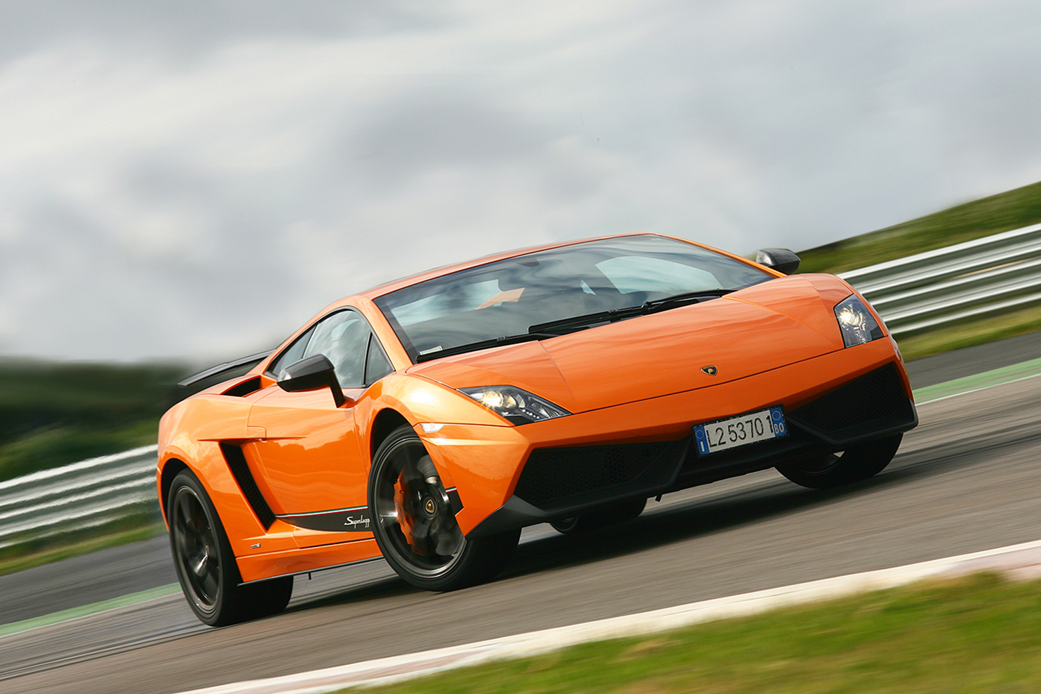 アウディ傘下で誕生した「ガヤルド」はランボ大躍進の立役者だった【21世紀スーパーカーFILE #023】 〜 画像9