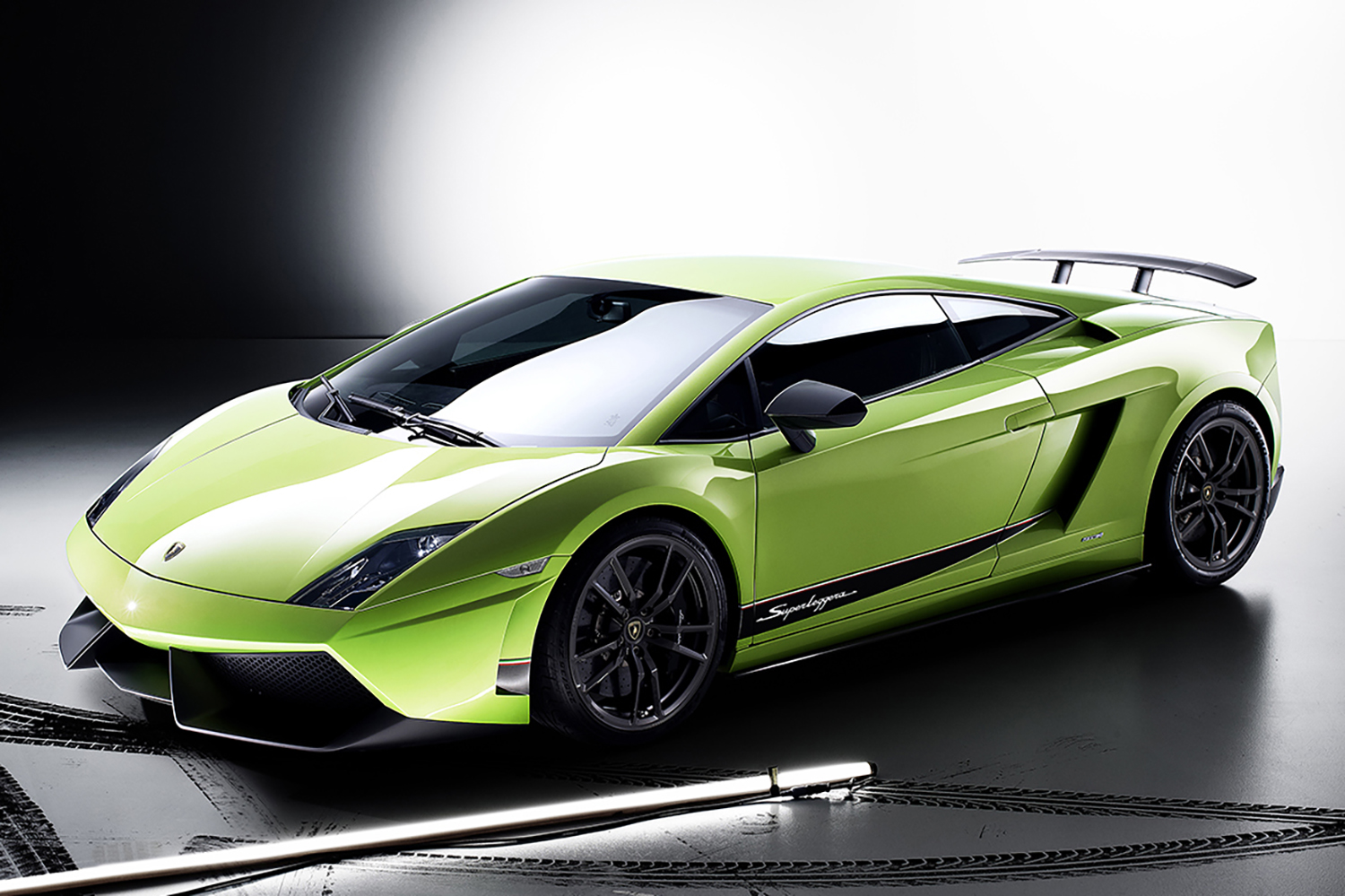 ランボルギーニ・ガヤルド・スーパーレッジェーラのフロントスタイリング 〜 画像13