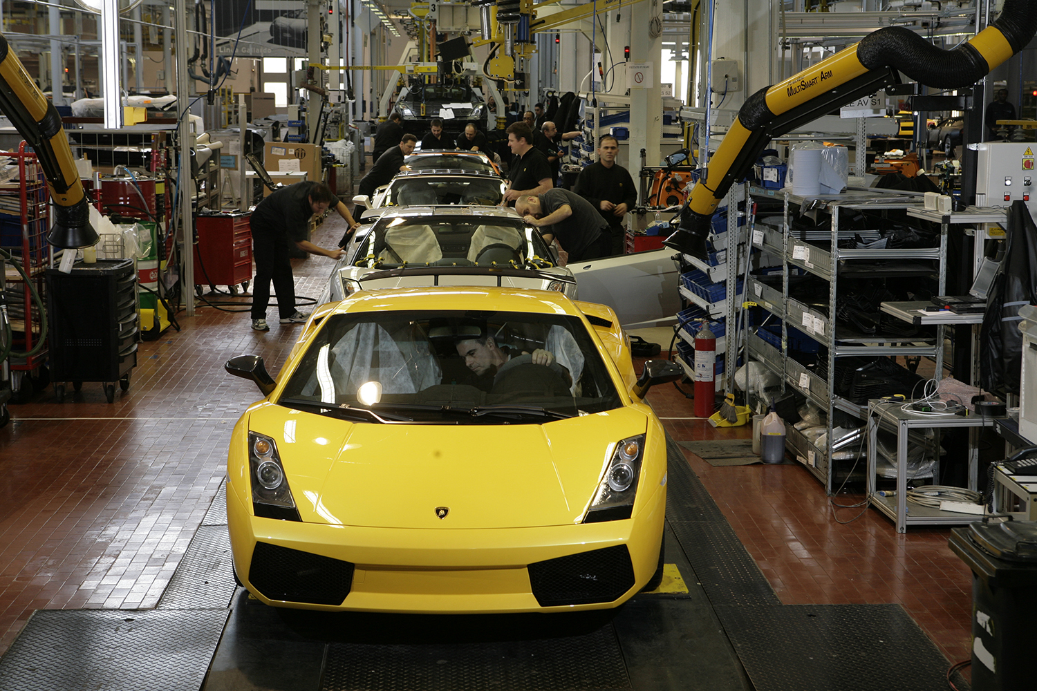 ランボルギーニ・ガヤルドの生産ライン
