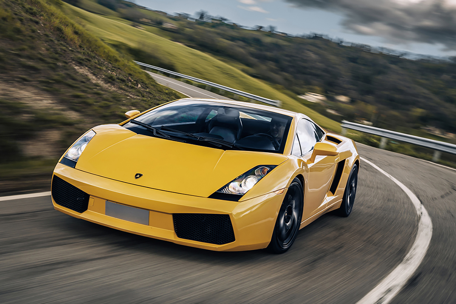 ランボルギーニ・ガヤルドの走行シーン 〜 画像34