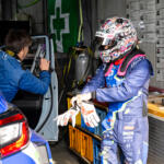 【画像】新マシンで剛性感が爆上がりも緊急事態発生！　クロストレックにレヴォーグレイバックのフロントマスクを組み合わせた「ハイパフォＸ２」がＳ耐デビューで見せた実力の片鱗 〜 画像14