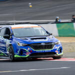 【画像】新マシンで剛性感が爆上がりも緊急事態発生！　クロストレックにレヴォーグレイバックのフロントマスクを組み合わせた「ハイパフォＸ２」がＳ耐デビューで見せた実力の片鱗 〜 画像63