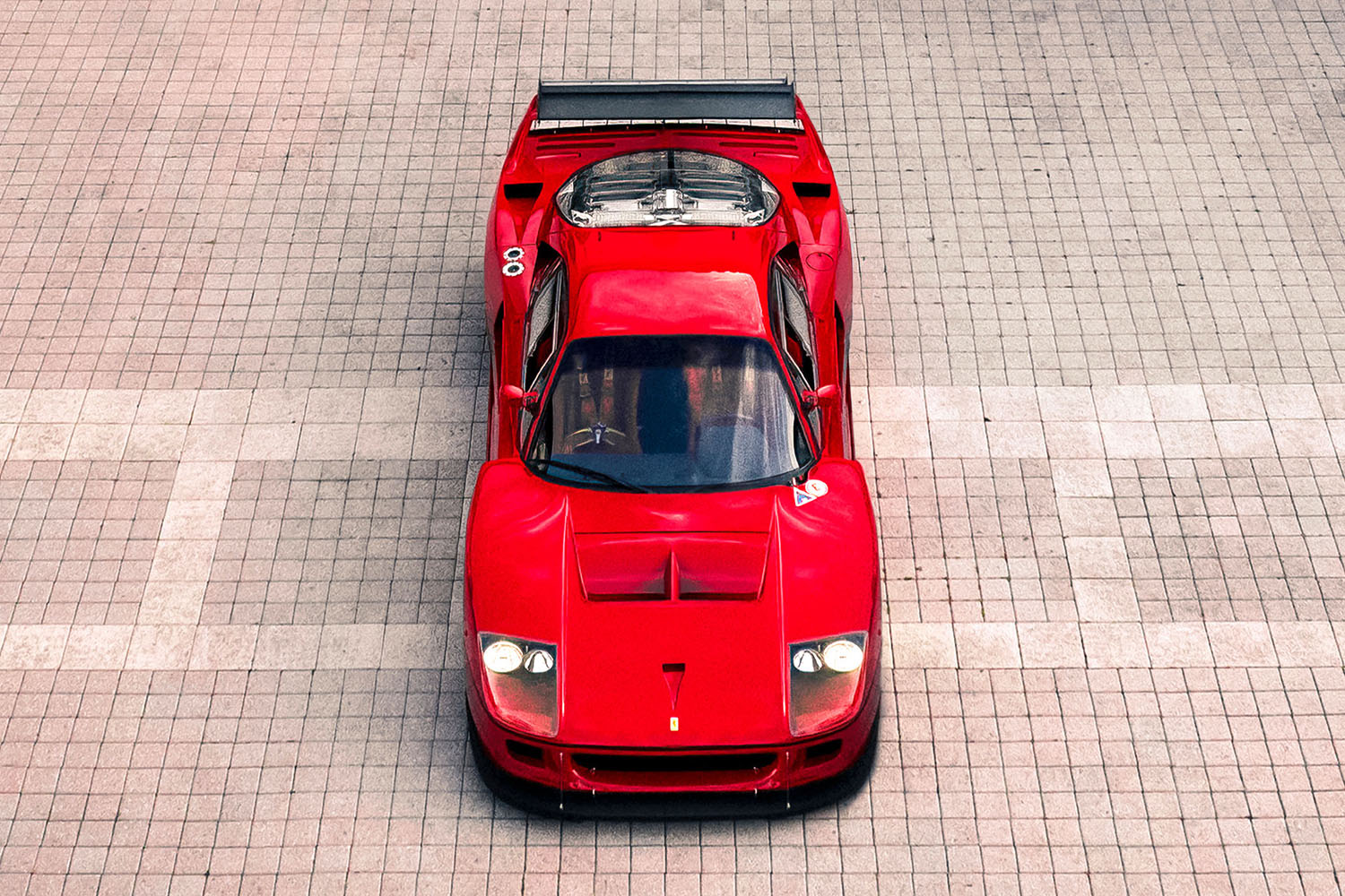 フェラーリF40 LMの俯瞰