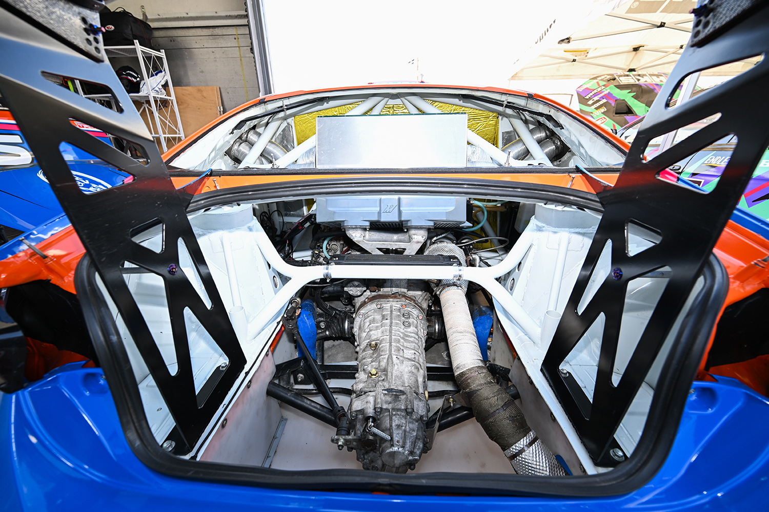 全日本ダートトライアル選手権に参戦するミッドシップの86のトランスミッション