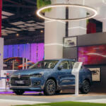 【画像】インドでバカ売れするスイフトセダン「ディザイア」！　「耐久試験」並に超過酷に使われるその姿に「日本のスズキ車」への信頼感が増す 〜 画像3