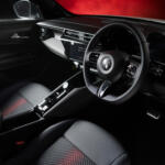 【画像】アルファロメオが日本向けに動いた！　設定のない「白」のボディカラーをまとった限定車が爆誕 〜 画像4