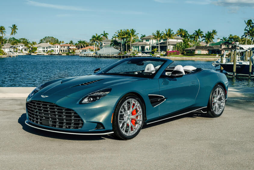 アストンマーティンで海を表現ってどういうこと？　チャリティーのために作られた美しすぎるヴァンキッシュ・ヴォランテの中身