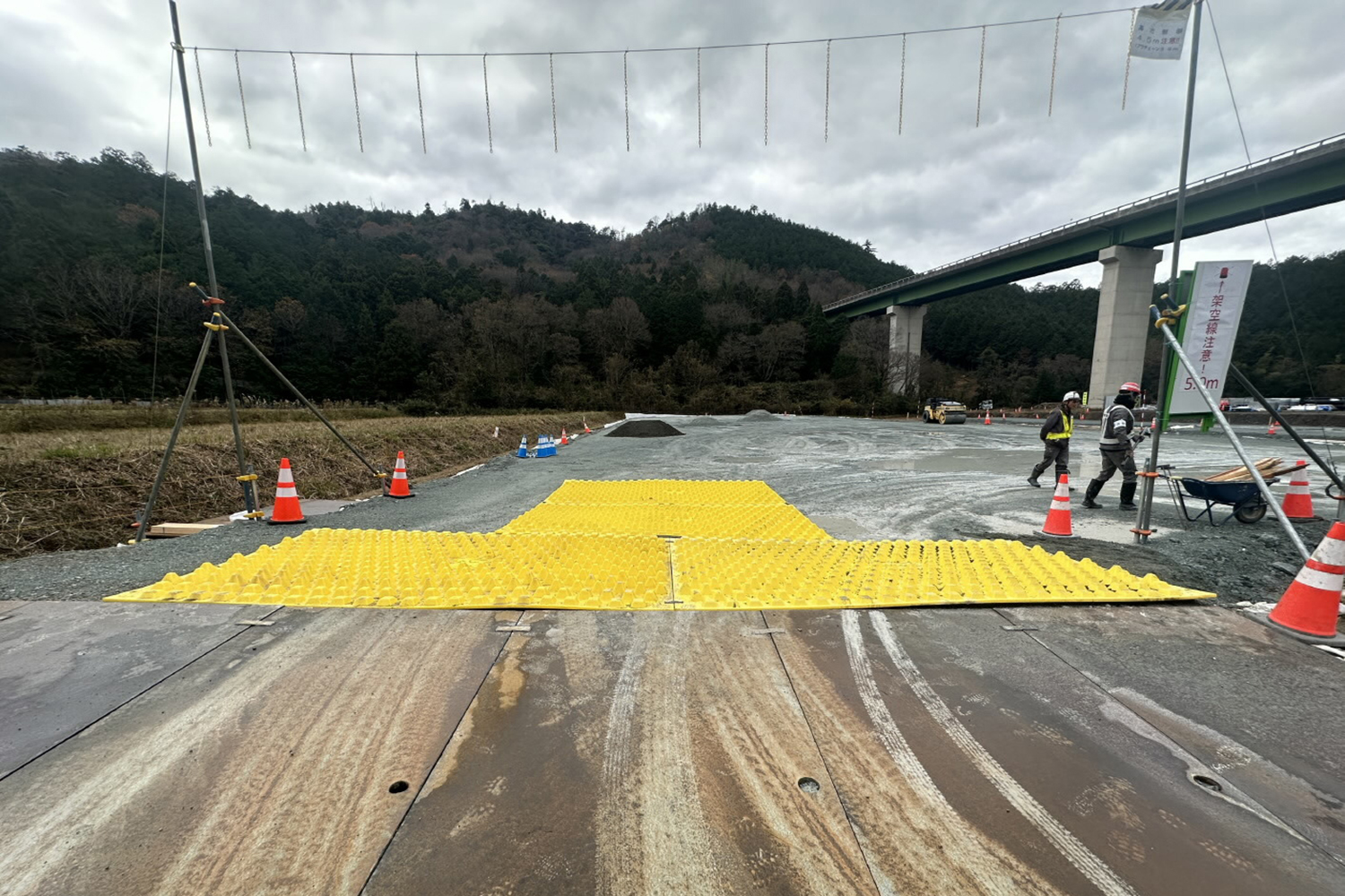 トラックのタイヤをキレイにする「FODSマット」 〜 画像7