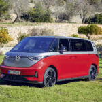 【画像】ID.Buzzって樹脂バンパー仕様とかスポーティバージョンとか隠し球があるんかよ！　日本に入っていない海外仕様が魅力しかなかった 〜 画像1