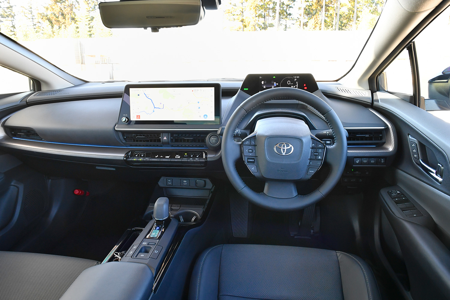 現行トヨタ・プリウスのインテリア 〜 画像15