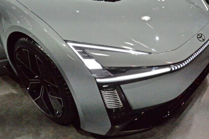 次期型カローラの姿に衝撃！　35年もカローラを乗り継ぐマニアライターが愛車を手放す決断をしたワケ