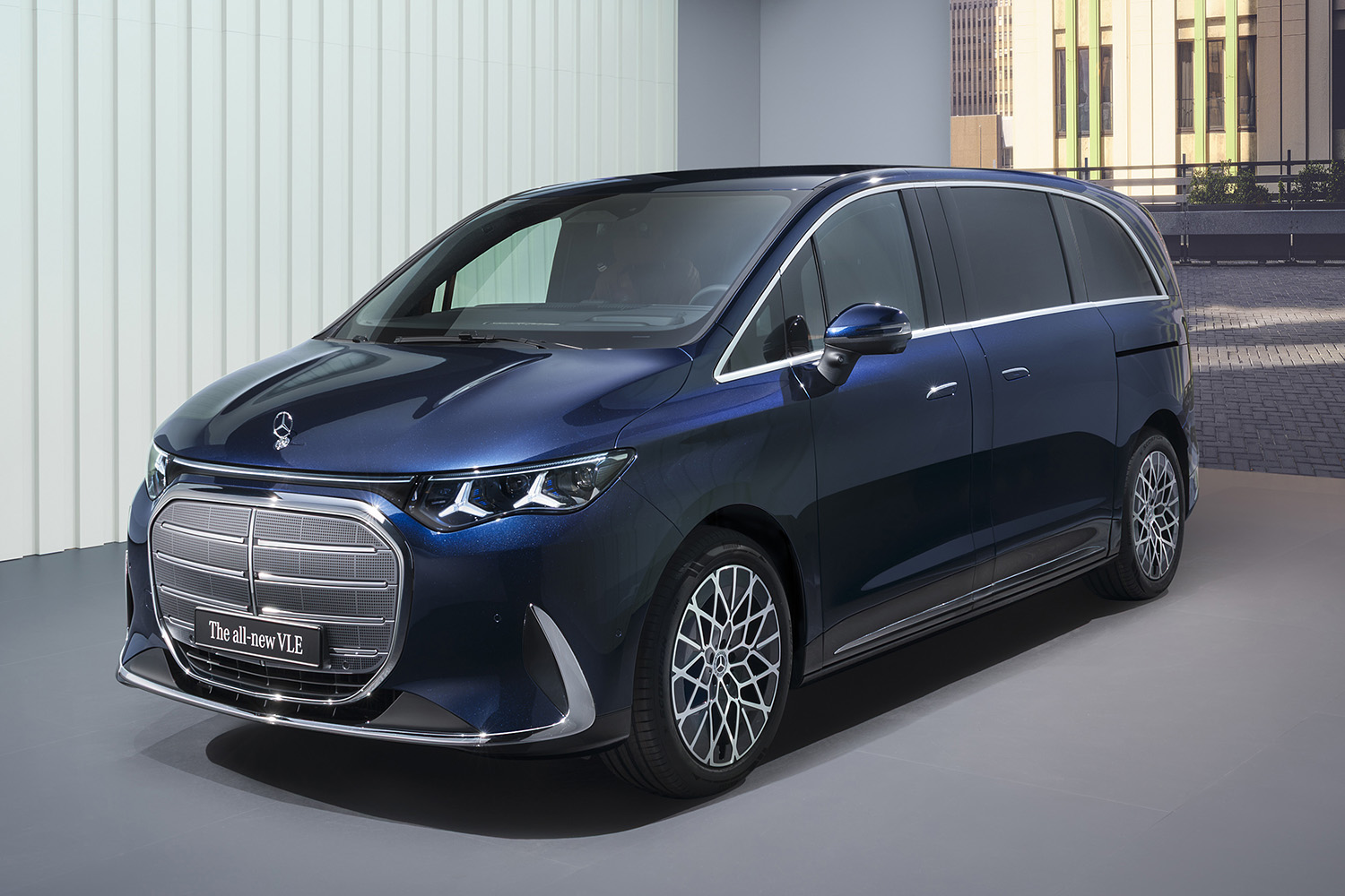 メルセデス・ベンツがEV専用モデル「VLE」を発表 〜 画像1