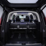 【画像】メルセデス・ベンツが「乗用ミニバン」に本気になった！　電動ミニバン「VLE」の後席の豪華さがヤバすぎる 〜 画像9