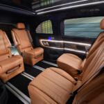 【画像】メルセデス・ベンツが「乗用ミニバン」に本気になった！　電動ミニバン「VLE」の後席の豪華さがヤバすぎる 〜 画像10