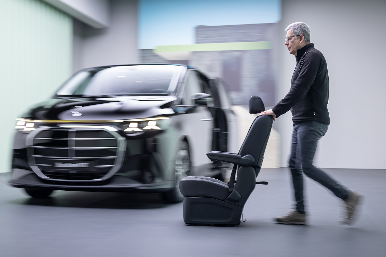 メルセデス・ベンツがEV専用モデル「VLE」を発表 〜 画像19